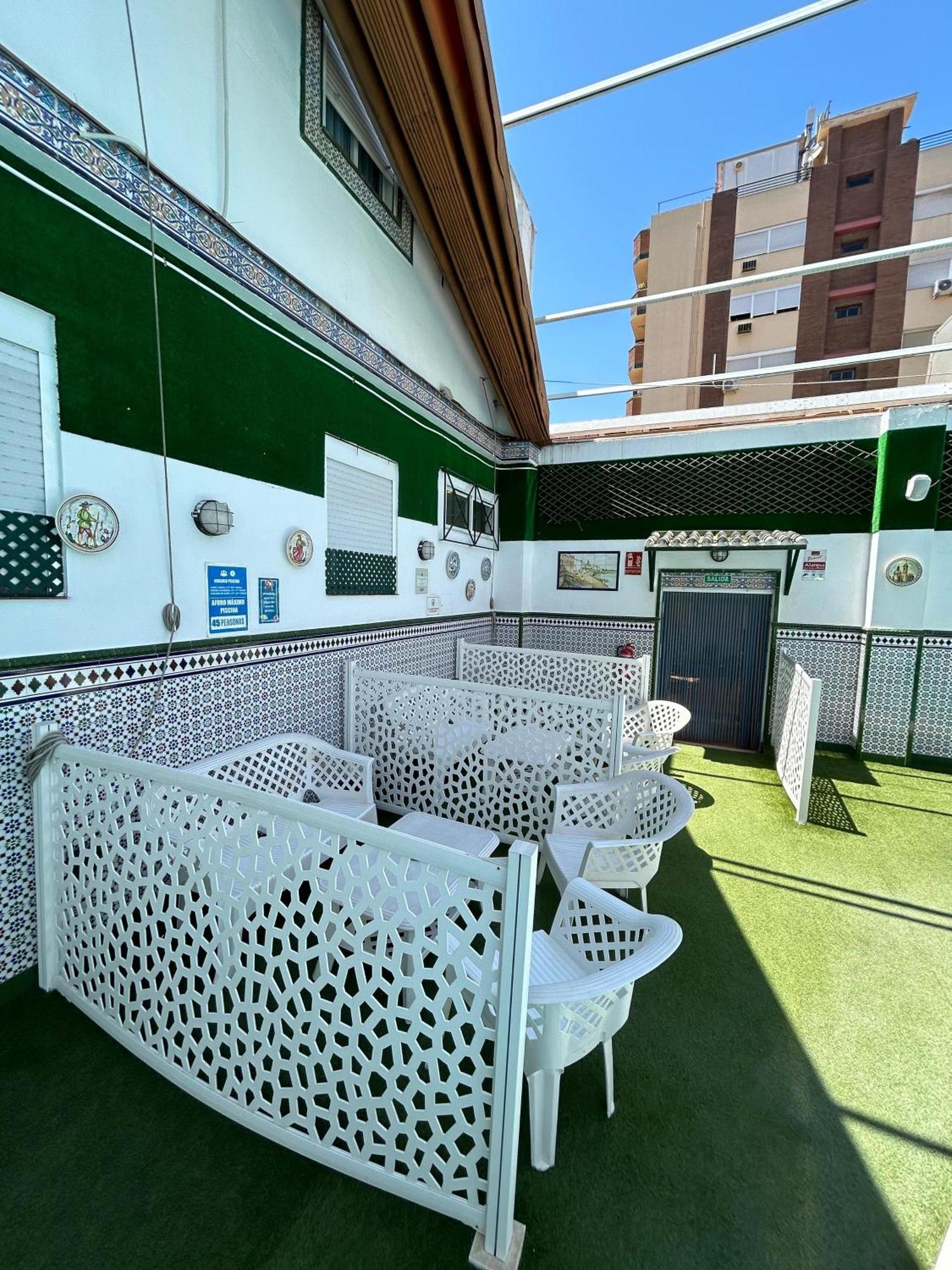 Hostal Avenida Andalucia - Solo Adultos Sevilla Exteriör bild