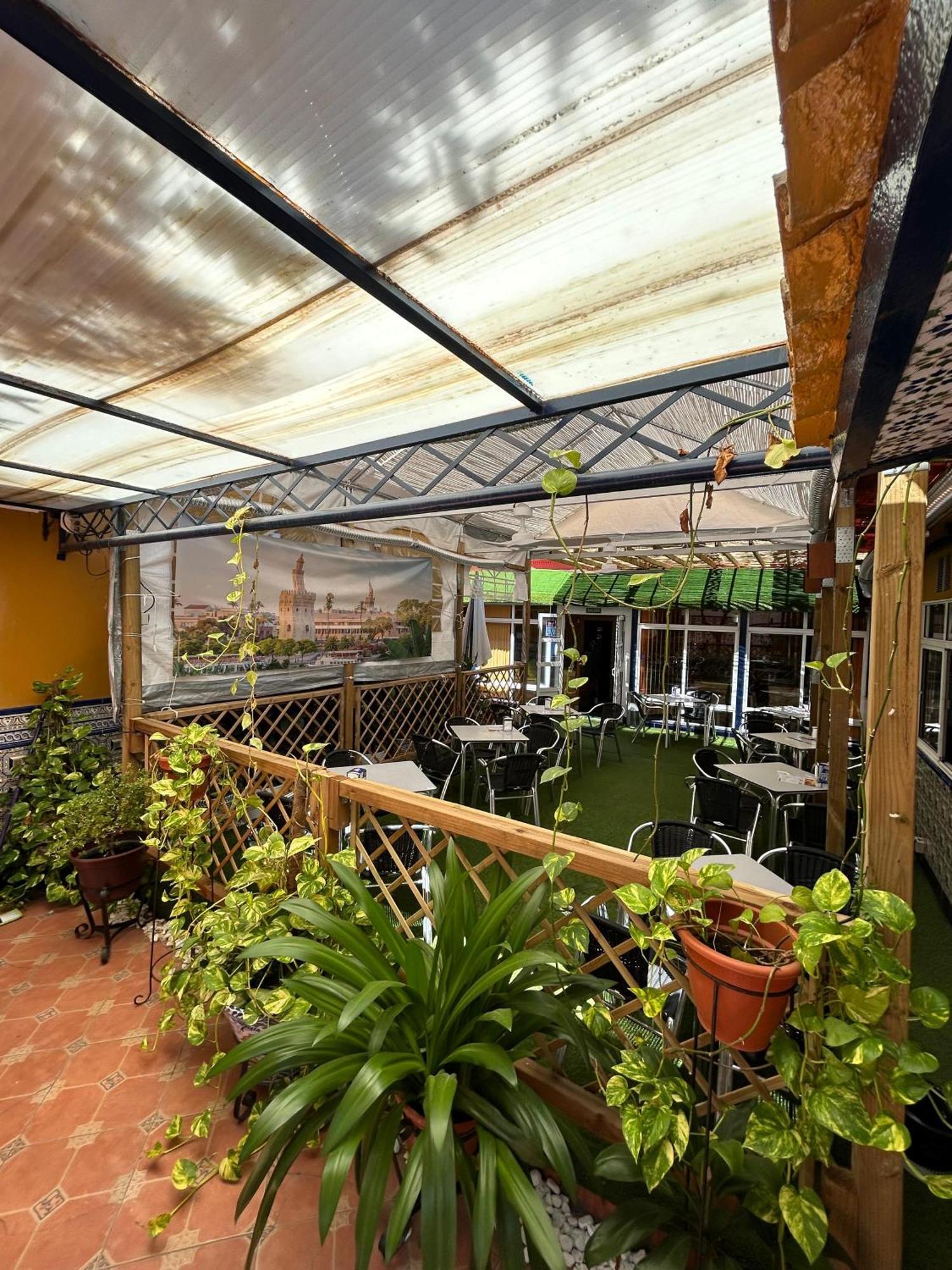 Hostal Avenida Andalucia - Solo Adultos Sevilla Exteriör bild