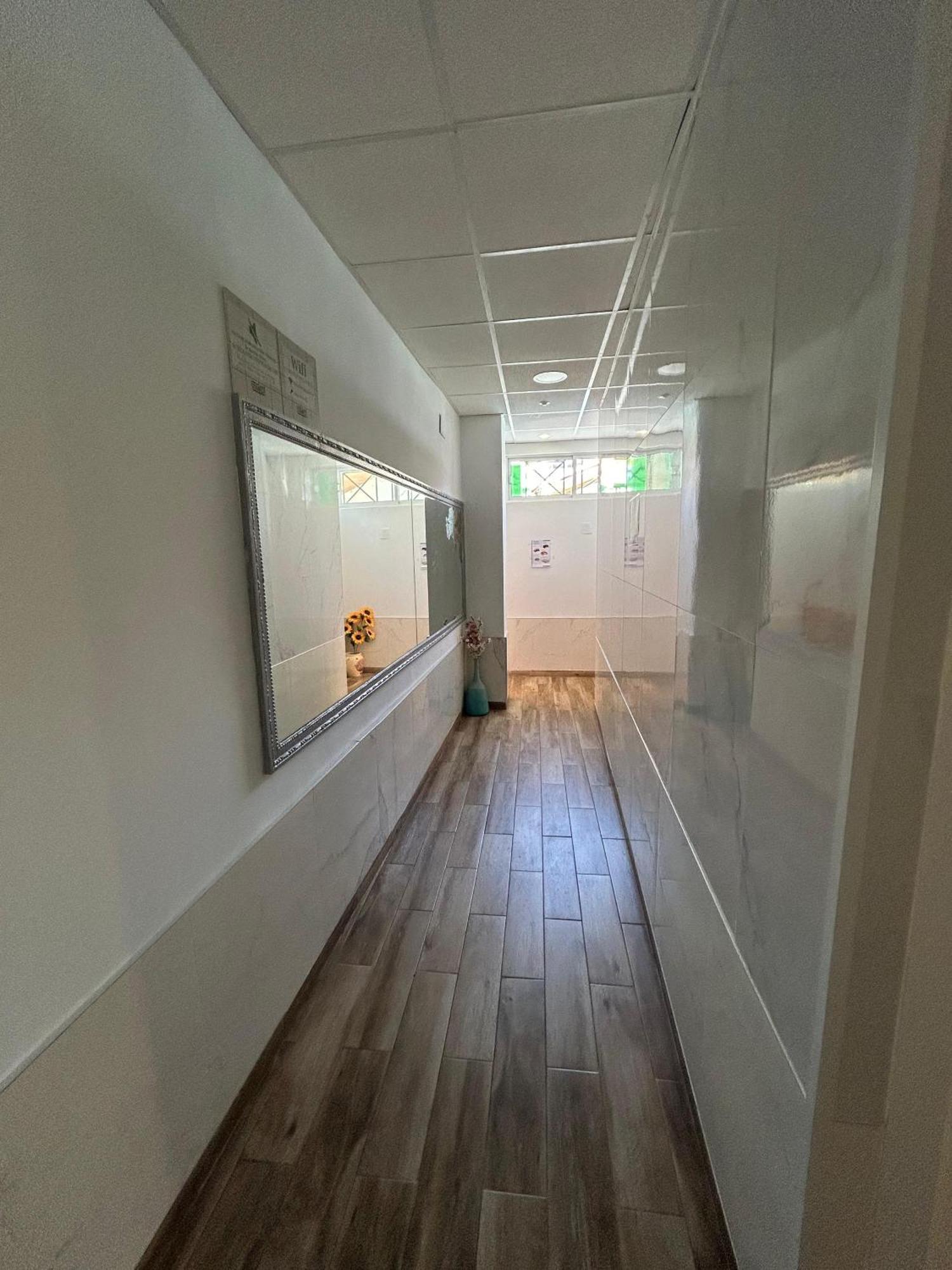 Hostal Avenida Andalucia - Solo Adultos Sevilla Exteriör bild