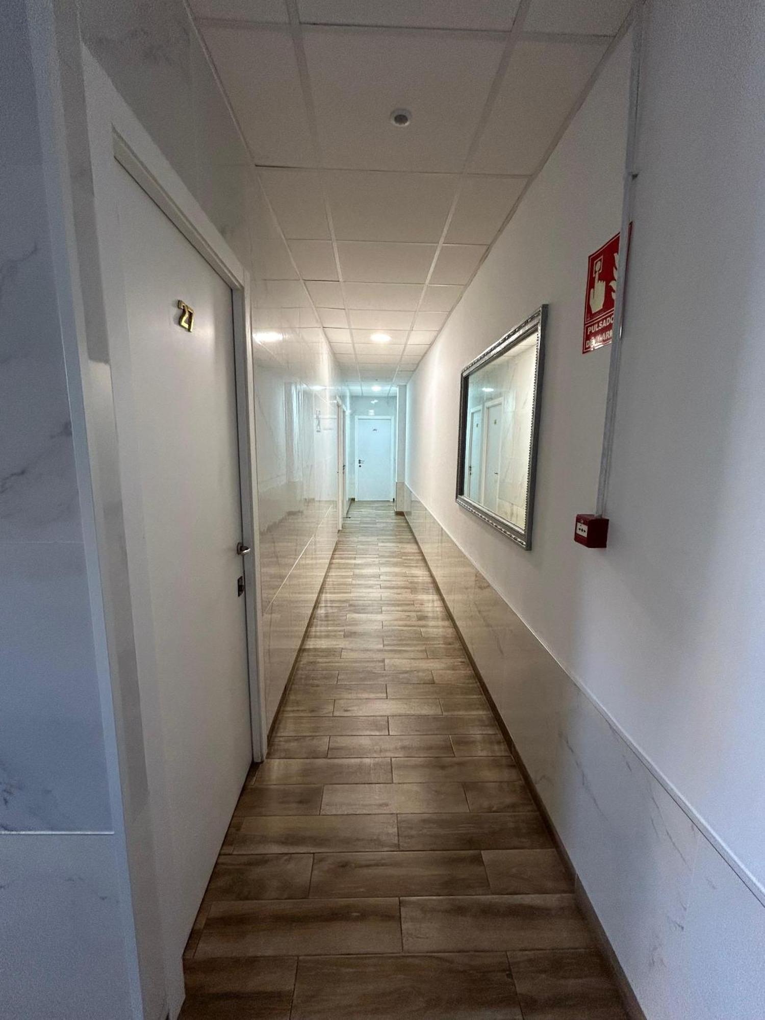 Hostal Avenida Andalucia - Solo Adultos Sevilla Exteriör bild
