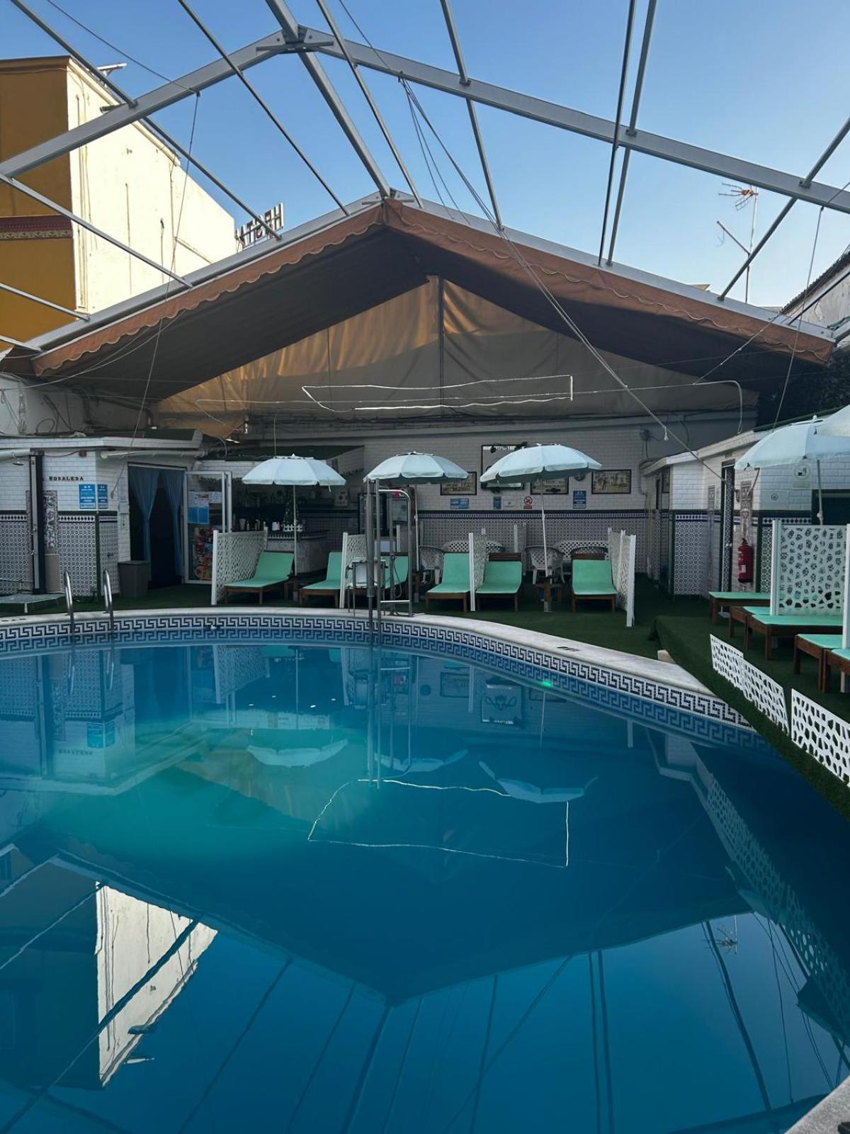 Hostal Avenida Andalucia - Solo Adultos Sevilla Exteriör bild