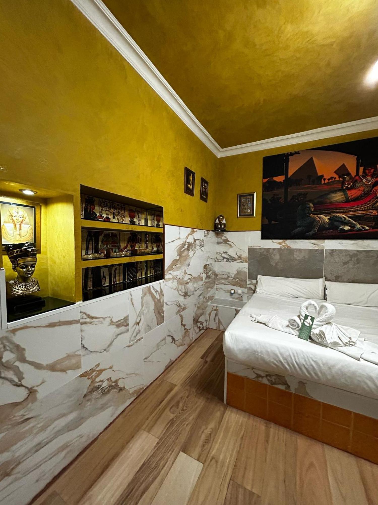 Hostal Avenida Andalucia - Solo Adultos Sevilla Exteriör bild